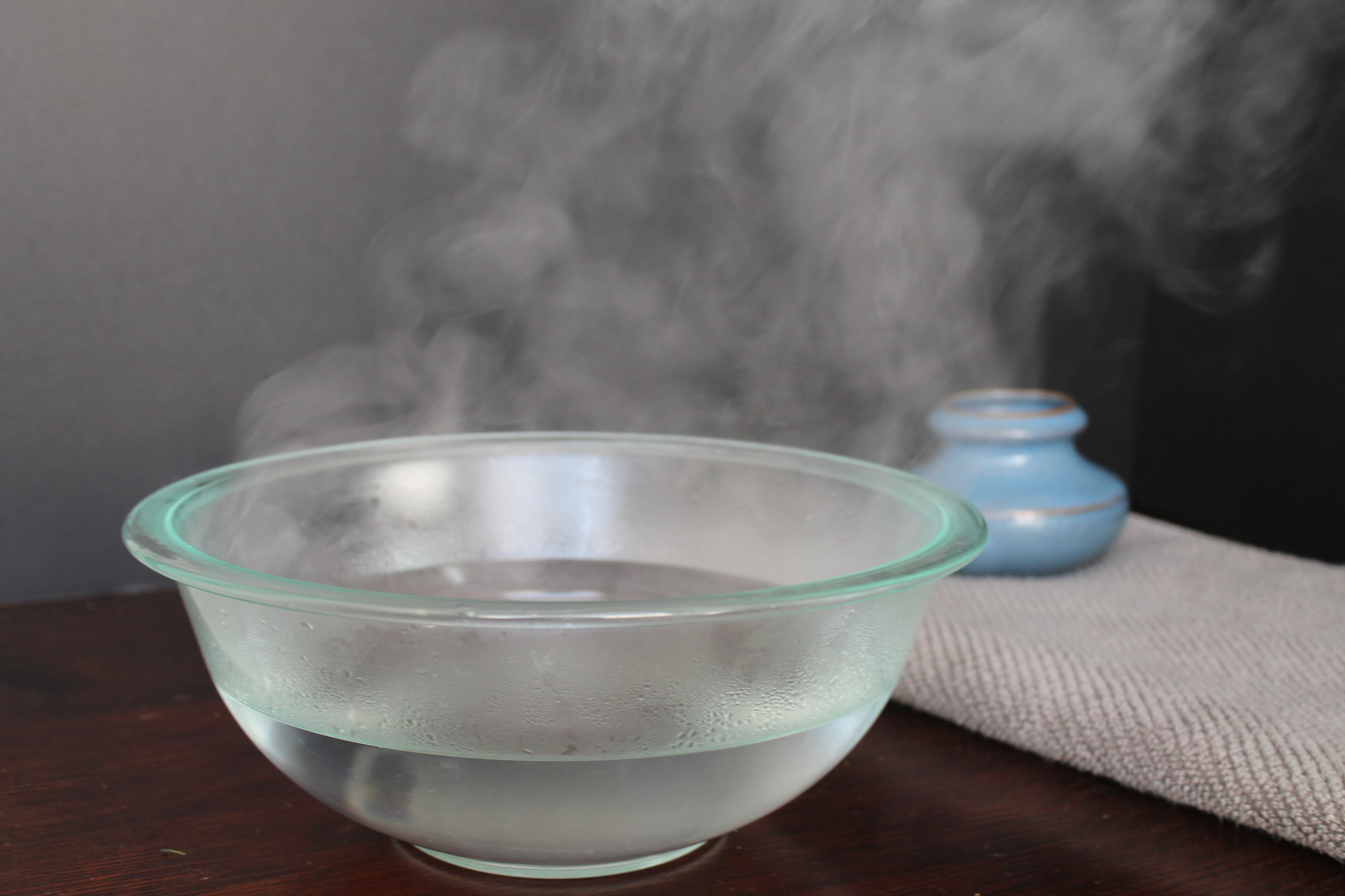 Water steam from cup фото 17